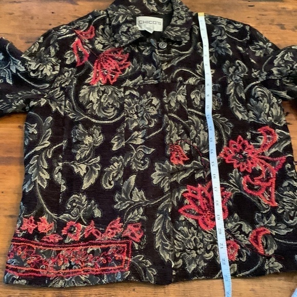 Chicos Enbroidered Beaded Accent Tapestry Artsy Floral Jacket Red Black Sz M - Picture 6 of 8